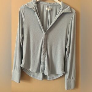 Weekend Los Angeles blue button up soft ribbed v neck shirt medium